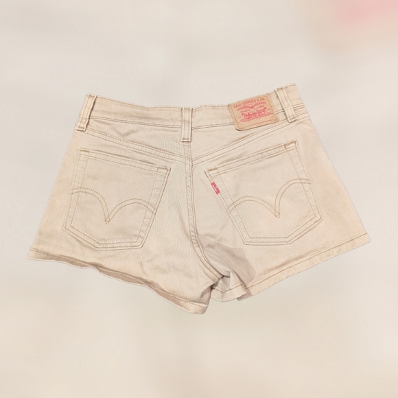 Levi's Super Low Stretch Tan Shorts - Picture 2 of 3